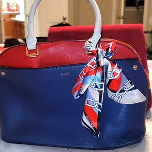 Purse gently used